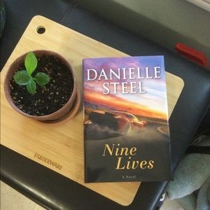 Nine Lives: 
by DANIELLE STEEL